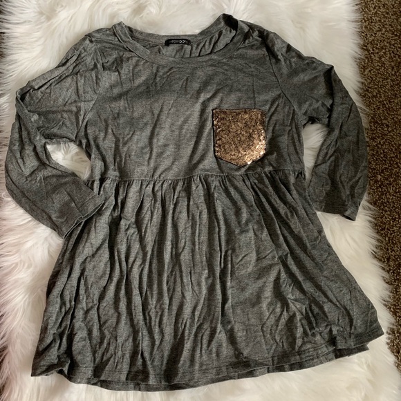 Gray Sequin pocket top - Picture 5 of 6